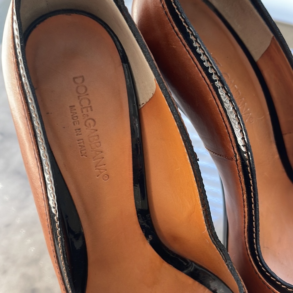 Dolce Gabbana Vero cuoio  Open Toe brown/ black color leather Heels. Size 39- 9” - Picture 12 of 16
